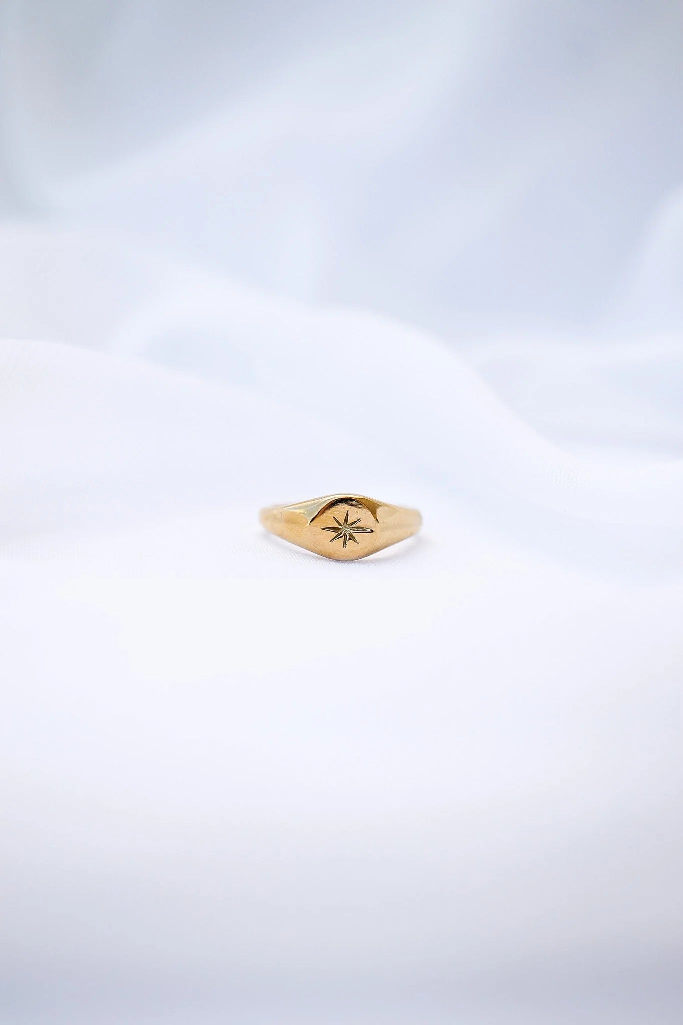 Estelle Ring in Gold